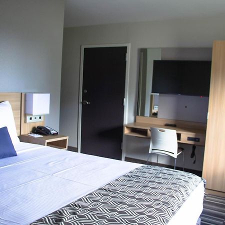 Microtel Inn & Suites By Wyndham Camp Lejeune/ג'קסונוויל מראה חיצוני תמונה