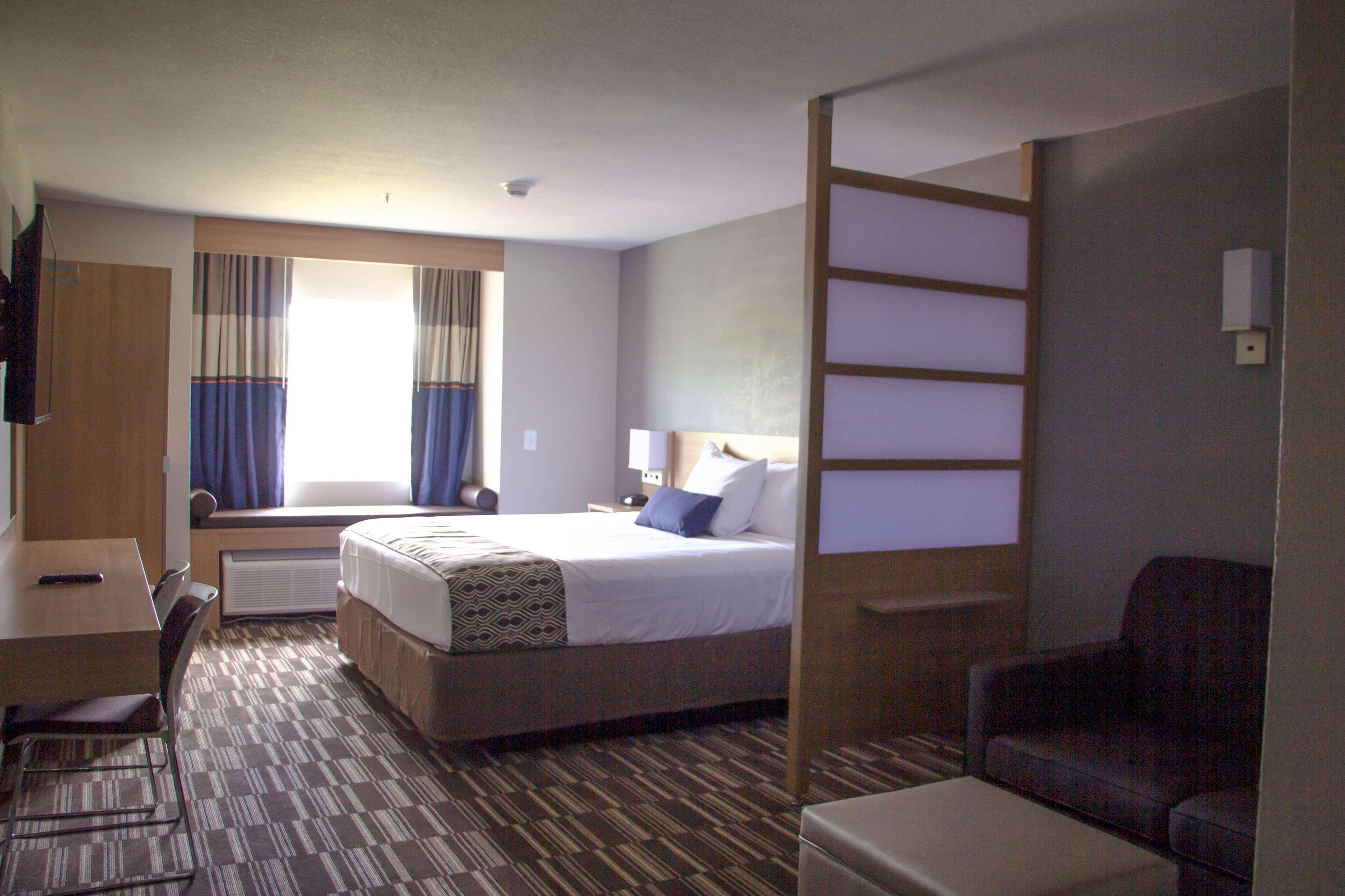 Microtel Inn & Suites By Wyndham Camp Lejeune/ג'קסונוויל מראה חיצוני תמונה
